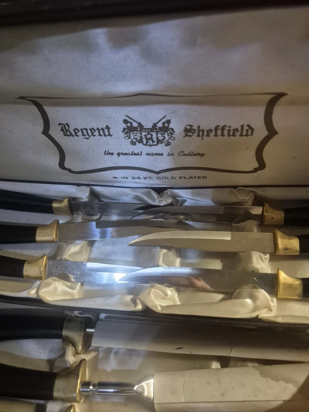 Regent Sheffield 9 Piece Black Handle Stainless Steak Knife Set1